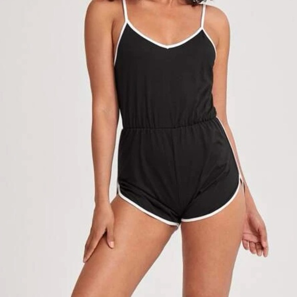 -Boutique- Shorts Romper - Picture 4 of 17